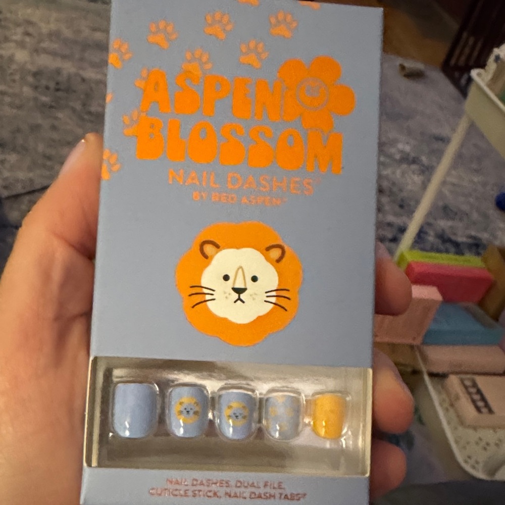 Aspen Blossom Nail Dashes Set - PETITE - Hear Me Roar, Lane